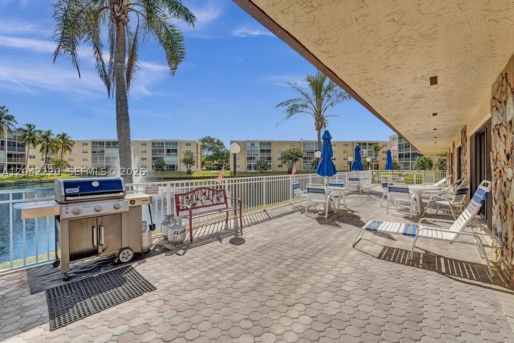 MEADOWBROOK LAKES CONDO - Residential