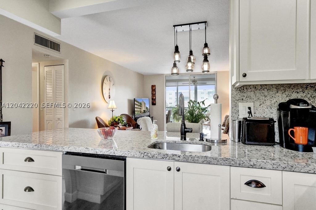 MEADOWBROOK LAKES CONDO - Residential