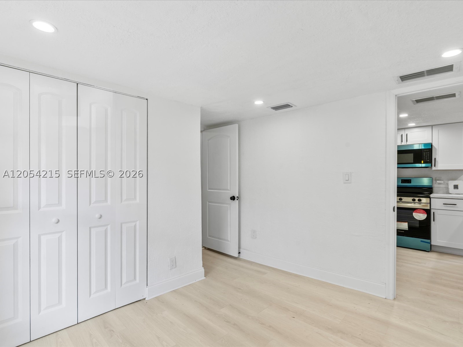 LIBERTY CITY - Residential Lease