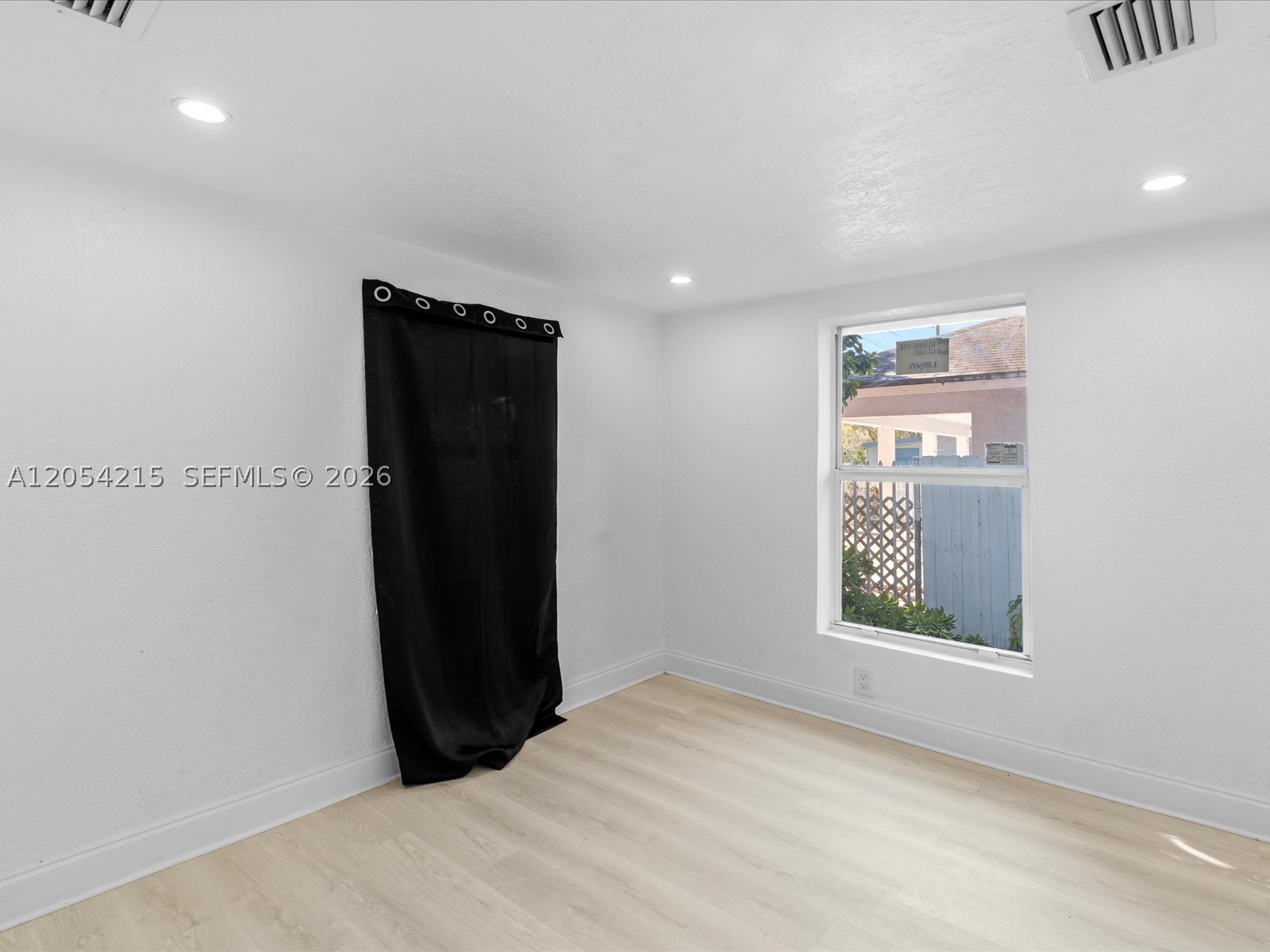LIBERTY CITY - Residential Lease