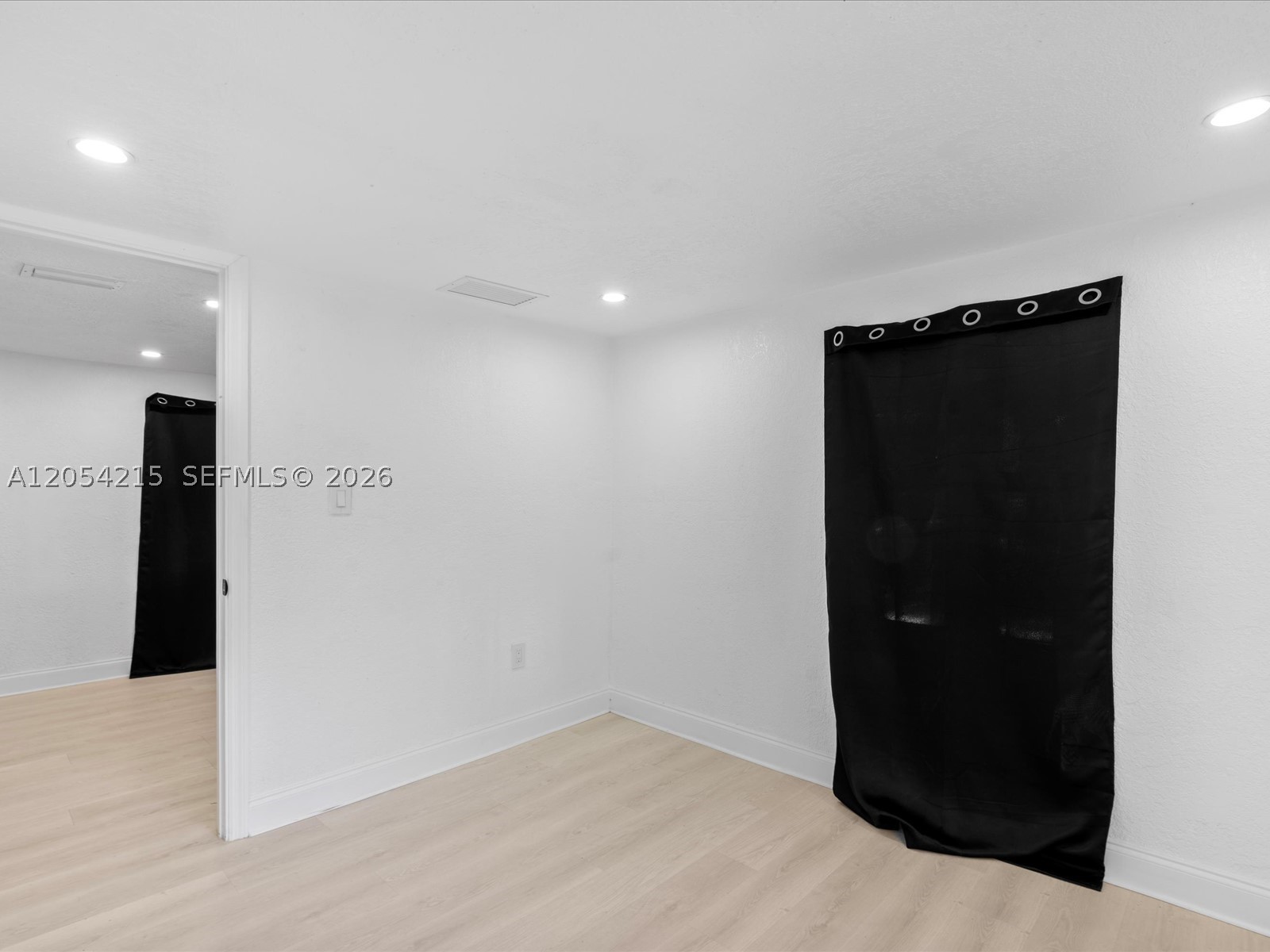 LIBERTY CITY - Residential Lease