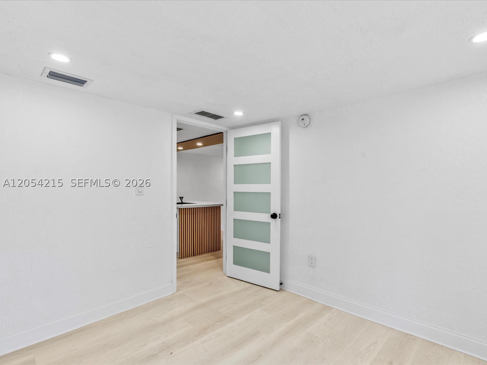LIBERTY CITY - Residential Lease