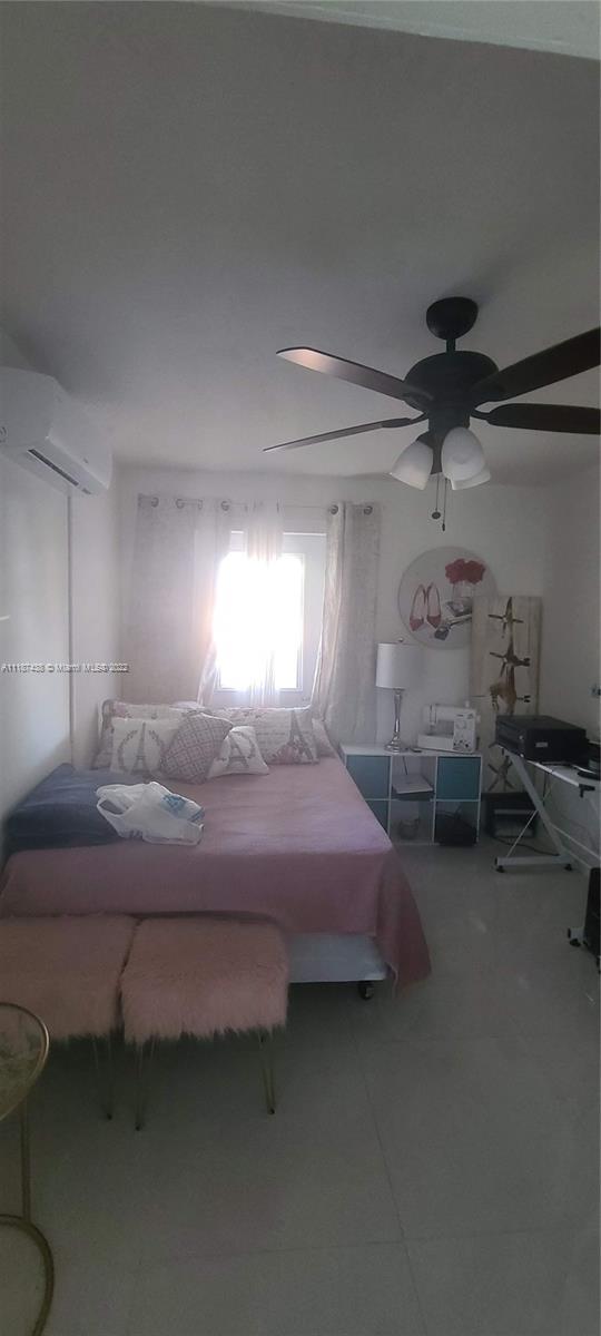 SUNRISE GOLF VILLAGE SEC - Residential Lease