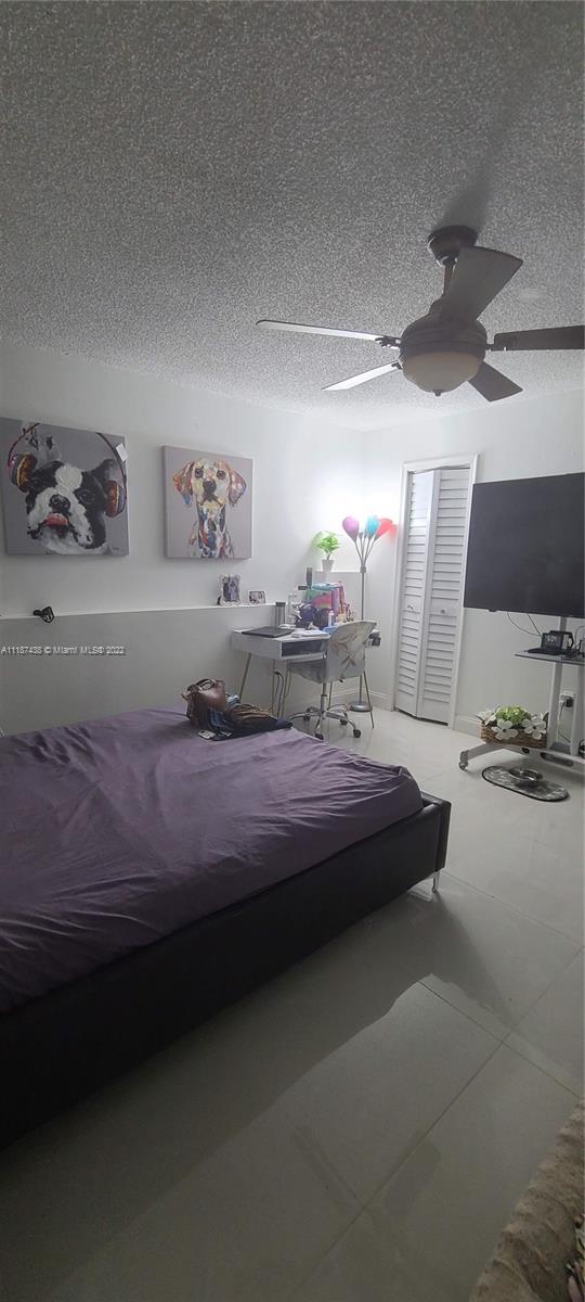 SUNRISE GOLF VILLAGE SEC - Residential Lease