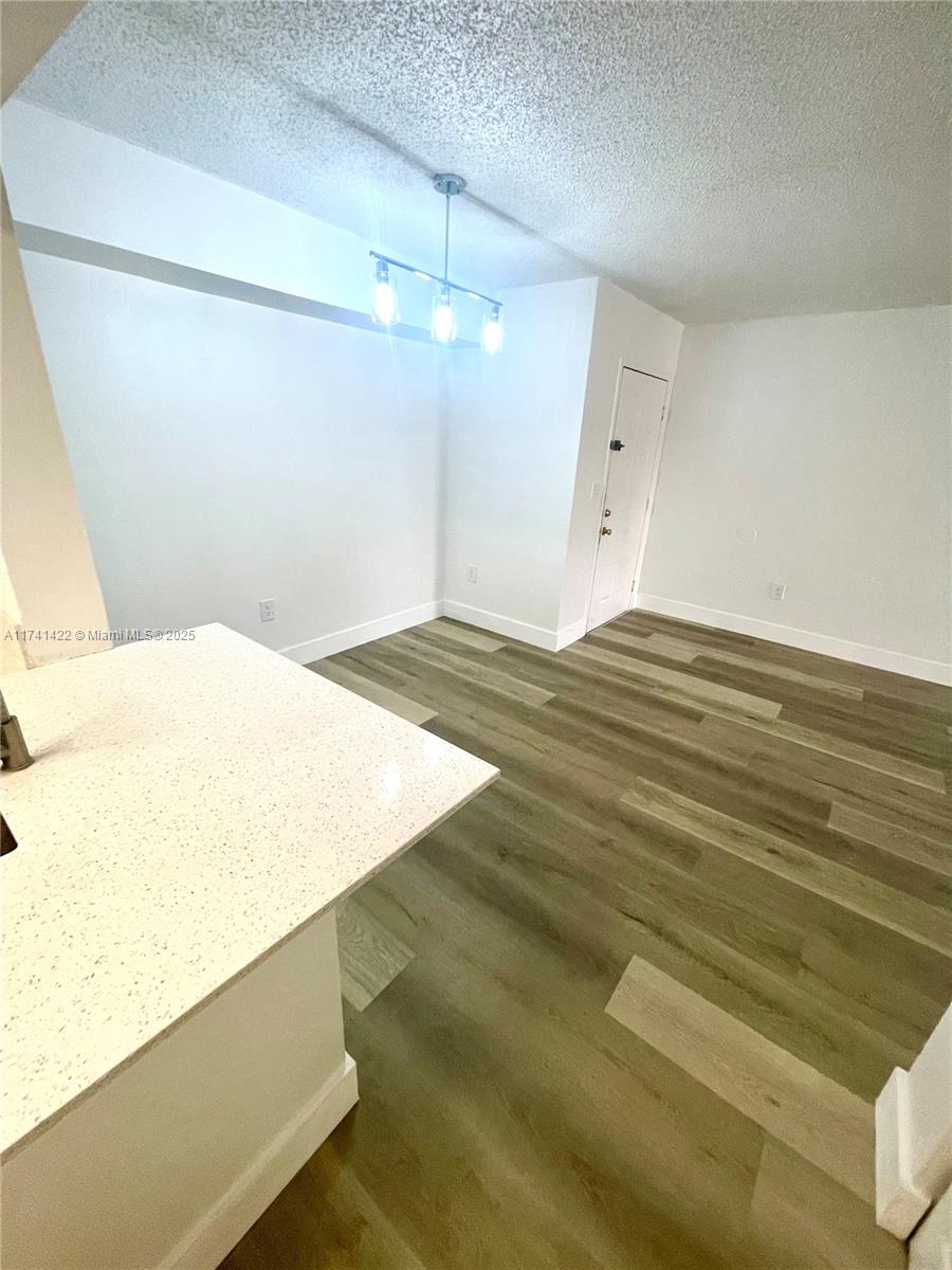 KENDALL LAKE TOWERS CONDO - Residential Lease