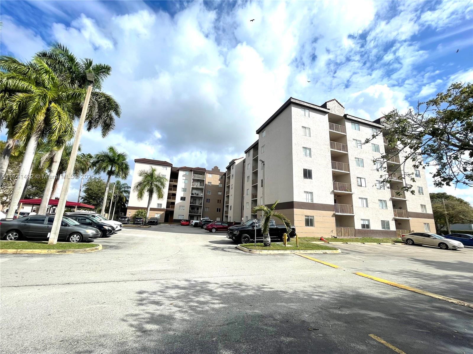 KENDALL LAKE TOWERS CONDO - Residential Lease