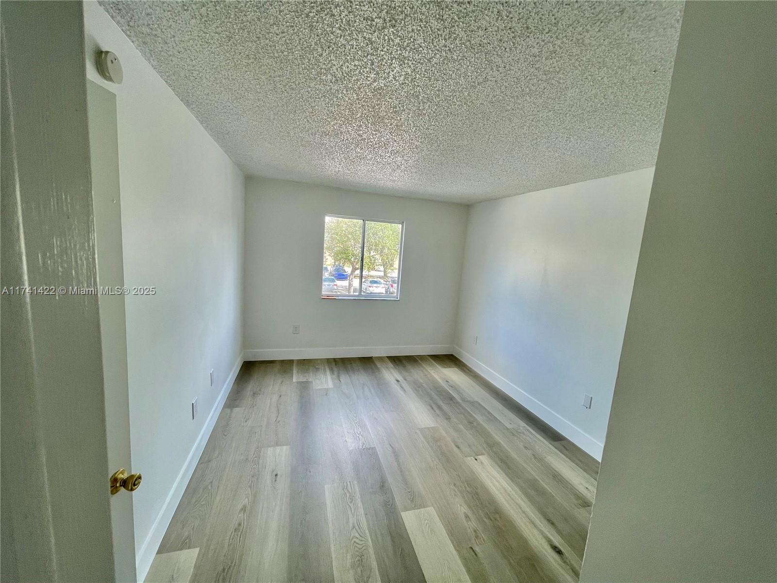 KENDALL LAKE TOWERS CONDO - Residential Lease