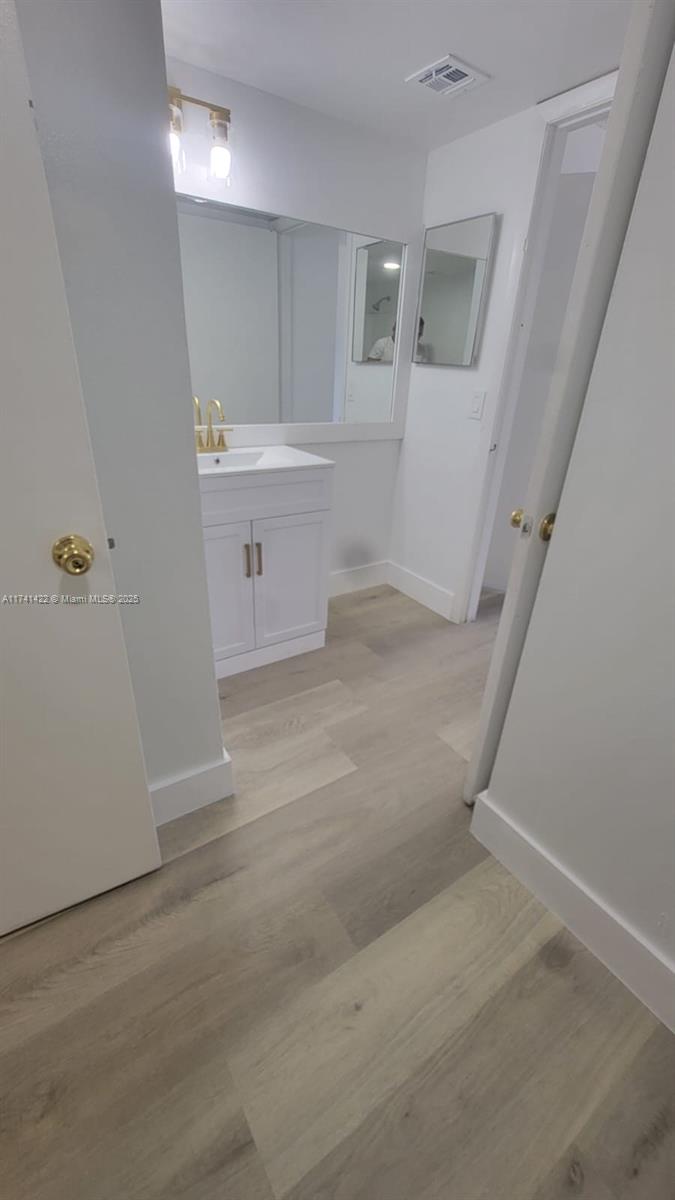 KENDALL LAKE TOWERS CONDO - Residential Lease