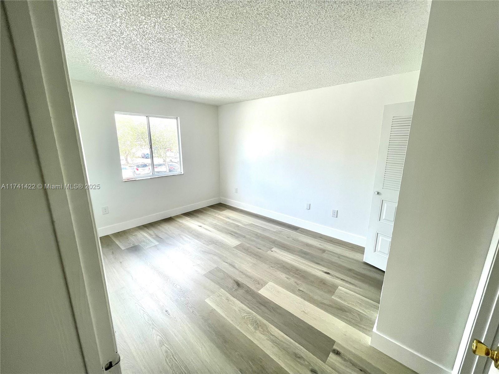 KENDALL LAKE TOWERS CONDO - Residential Lease
