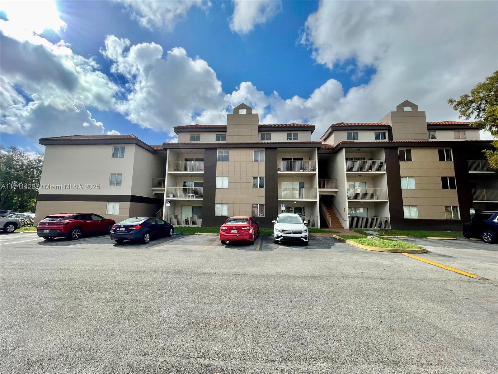KENDALL LAKE TOWERS CONDO - Residential Lease