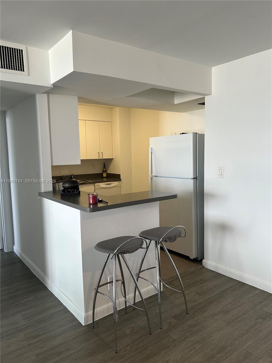 TOWER 1800 CONDO - Residential