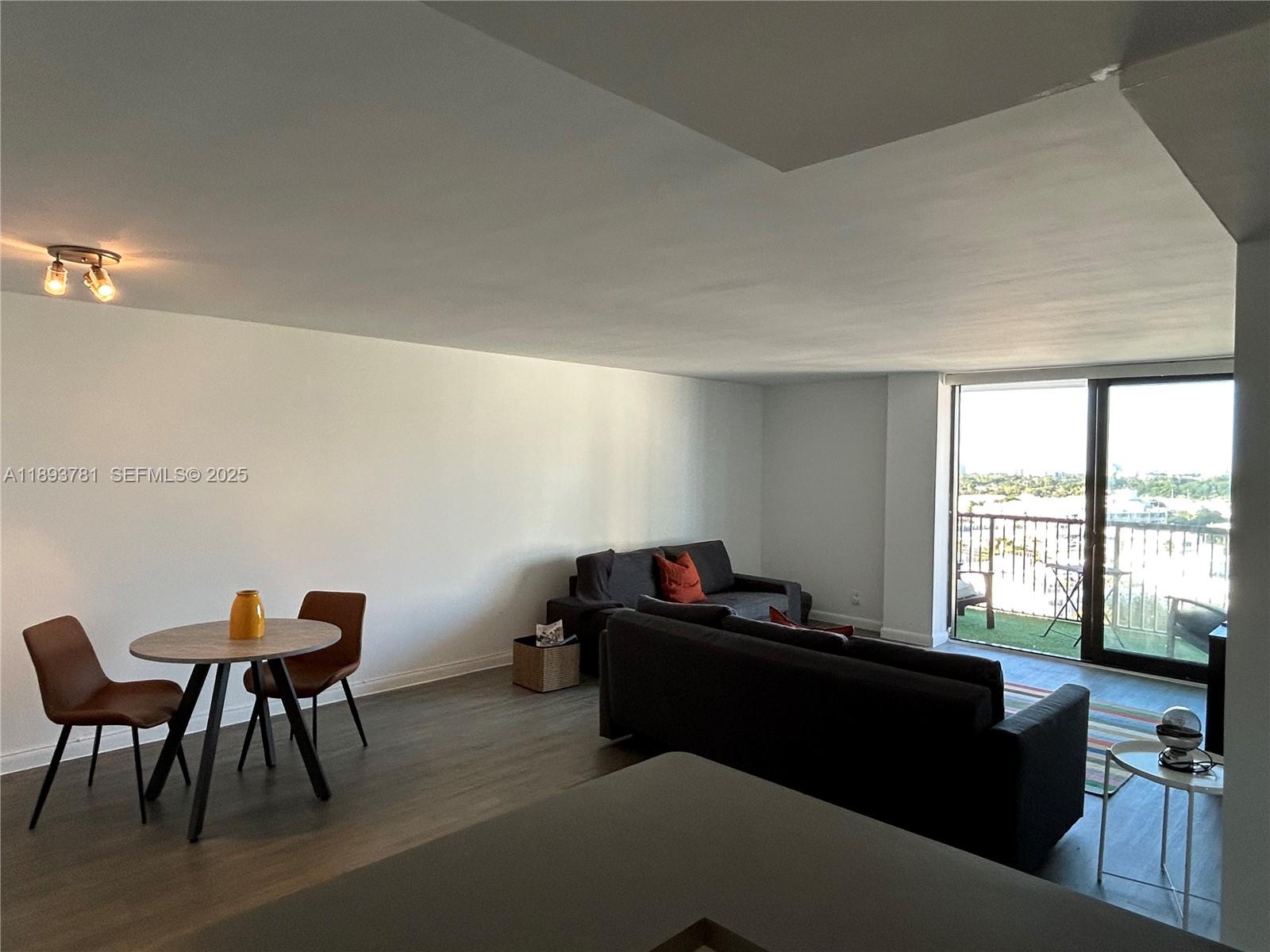 TOWER 1800 CONDO - Residential