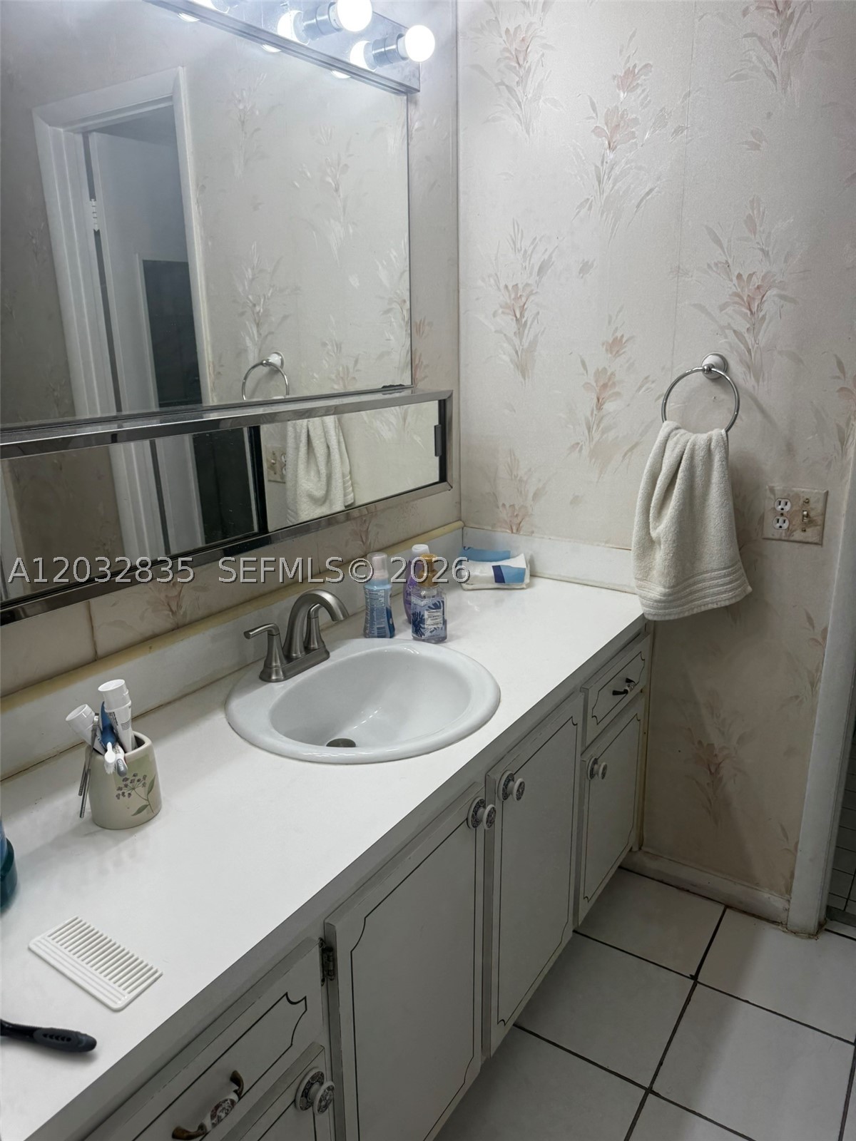 COUNTRYSIDE CONDO - Residential