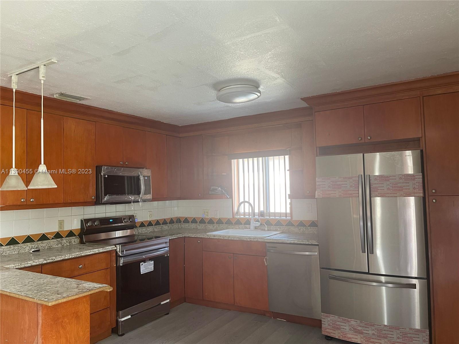 SUNLAND PARK SECTION 2 - Residential Lease