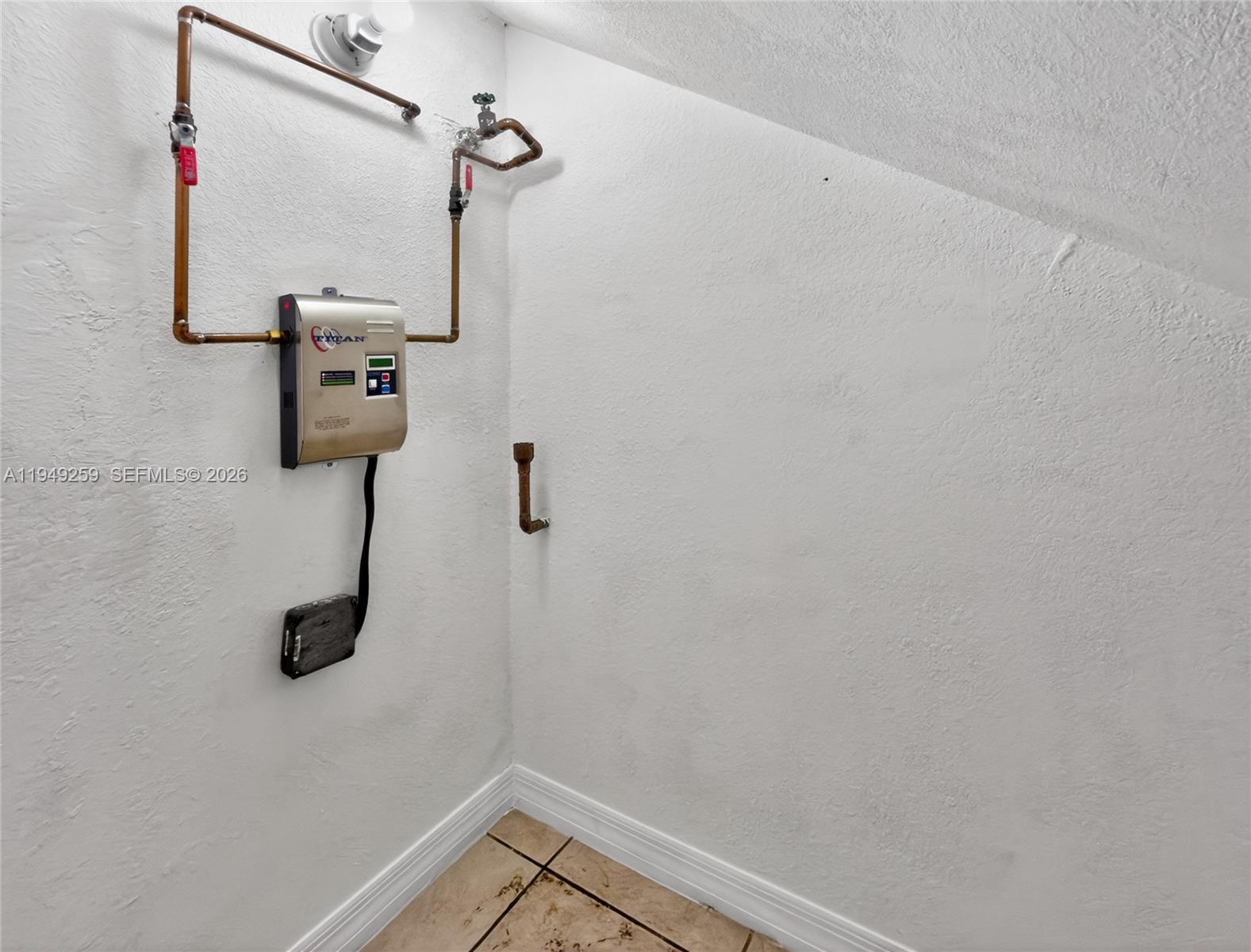 LAS TERRAZAS AT VIZCAYA C - Residential Lease