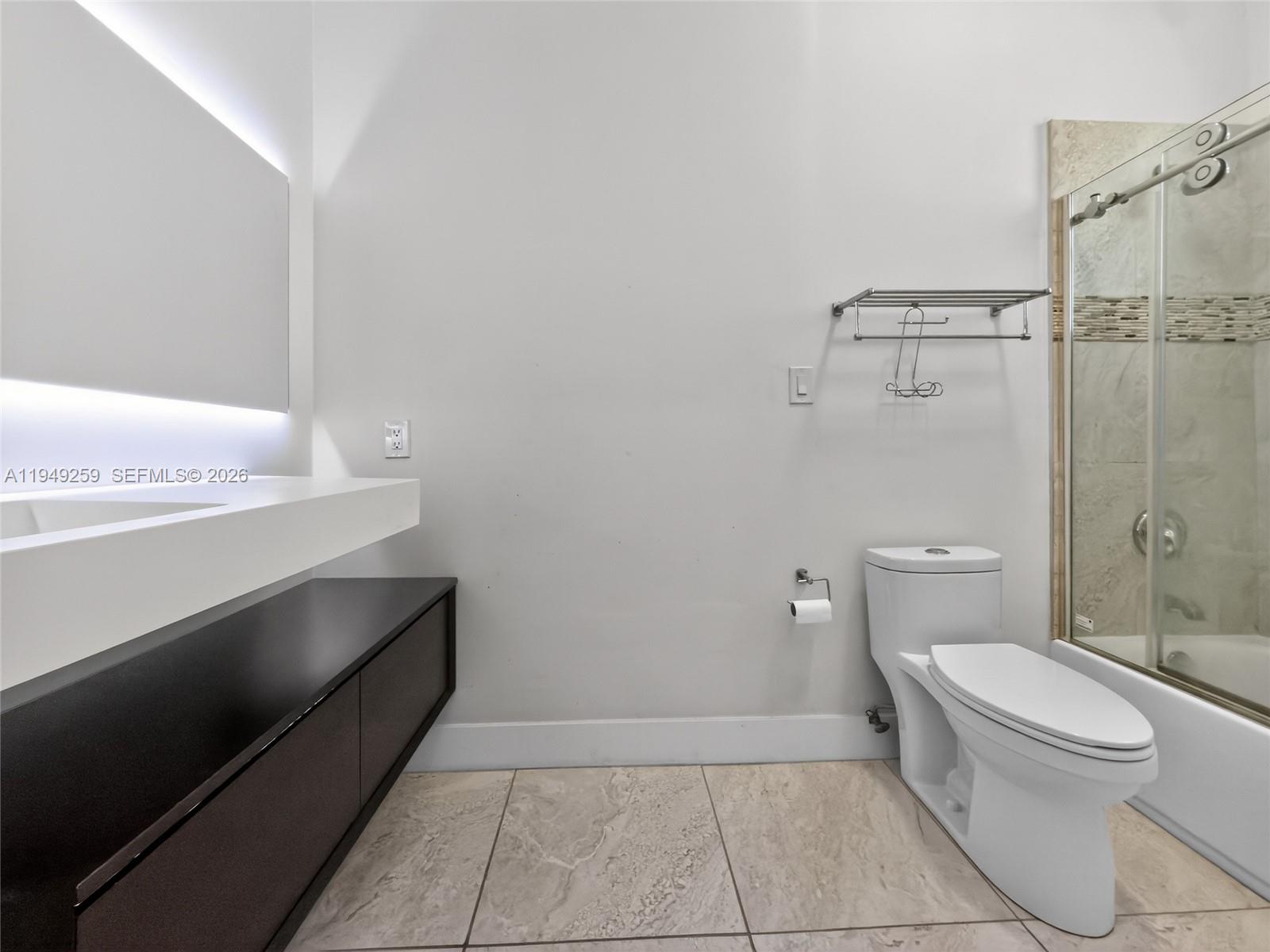 LAS TERRAZAS AT VIZCAYA C - Residential Lease