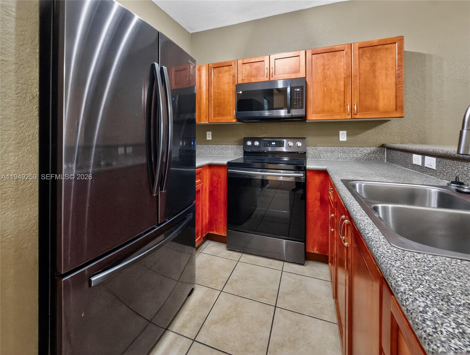 LAS TERRAZAS AT VIZCAYA C - Residential Lease