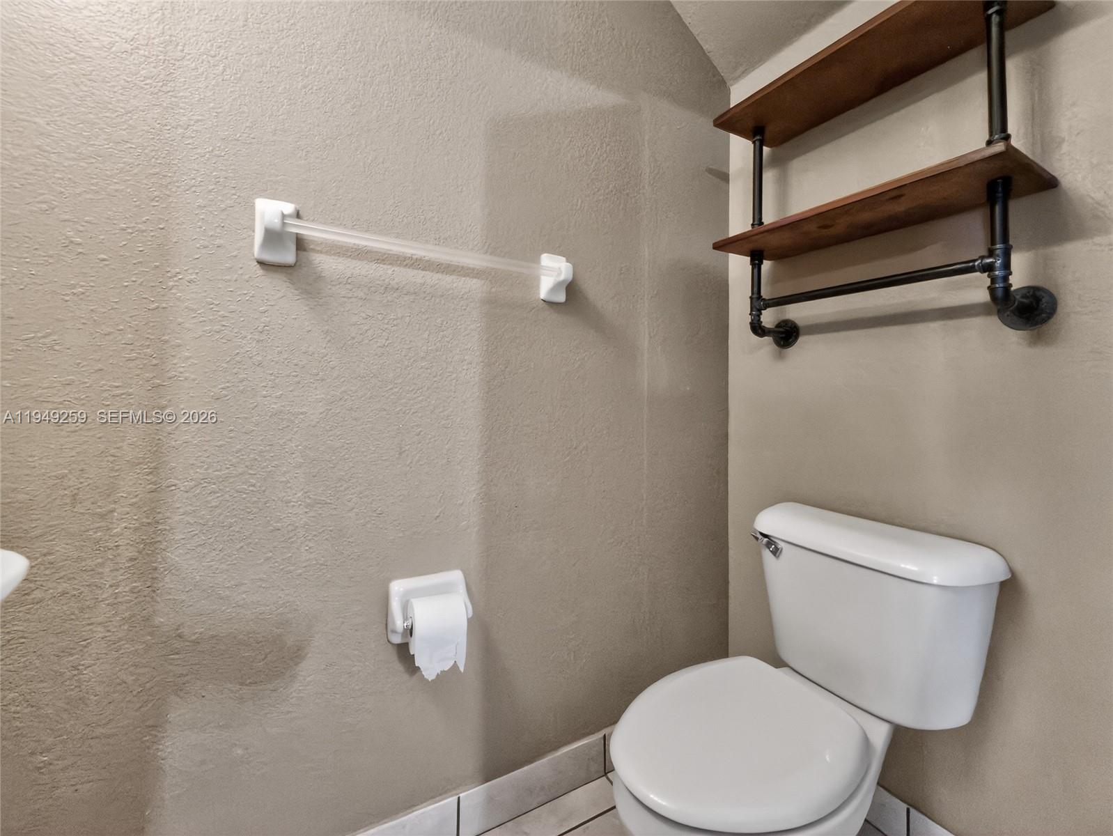 LAS TERRAZAS AT VIZCAYA C - Residential Lease