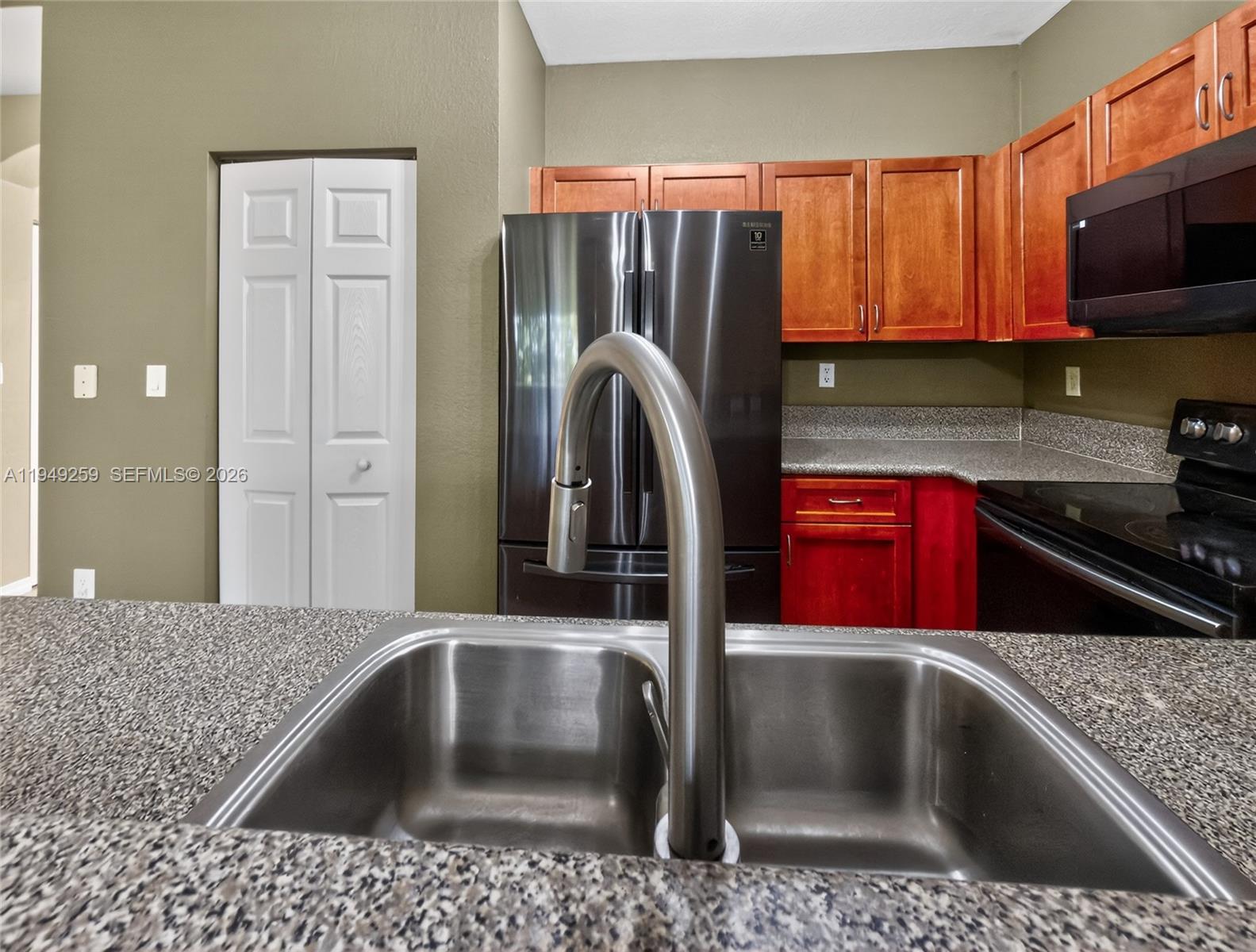 LAS TERRAZAS AT VIZCAYA C - Residential Lease