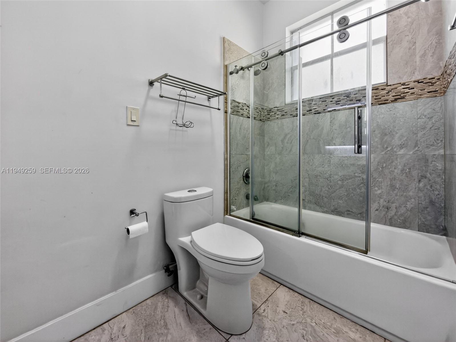 LAS TERRAZAS AT VIZCAYA C - Residential Lease