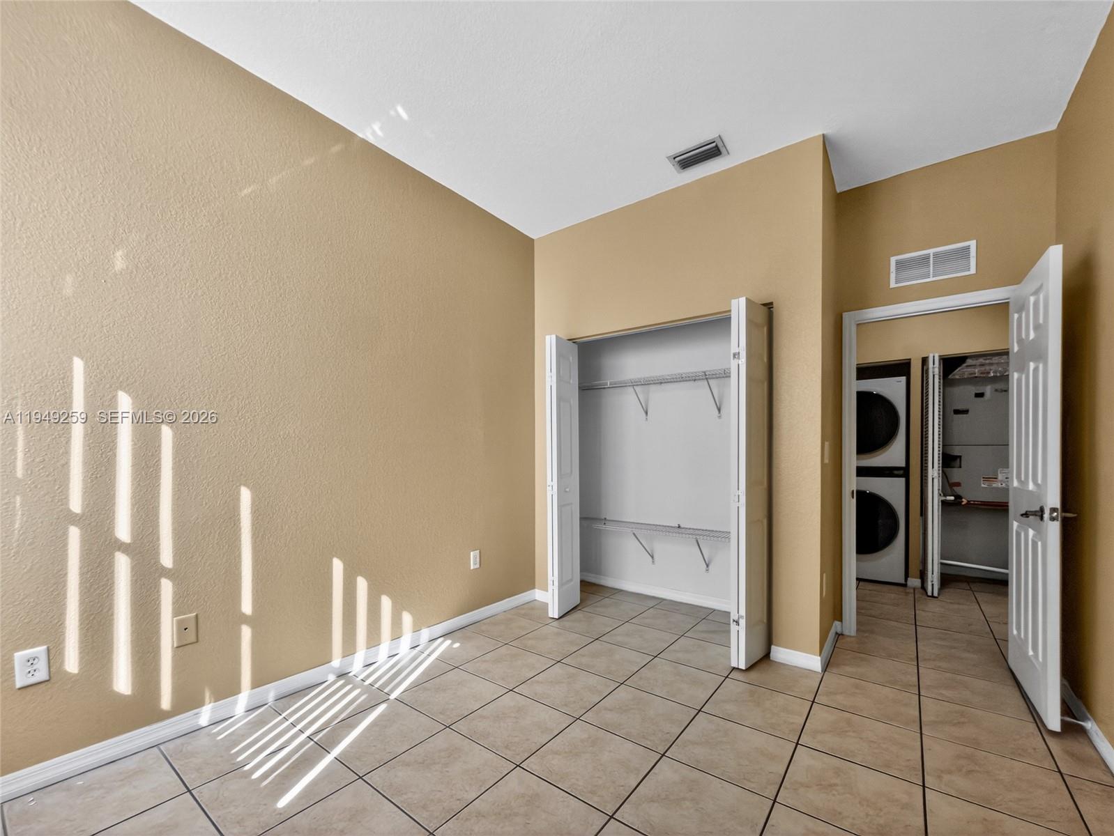 LAS TERRAZAS AT VIZCAYA C - Residential Lease