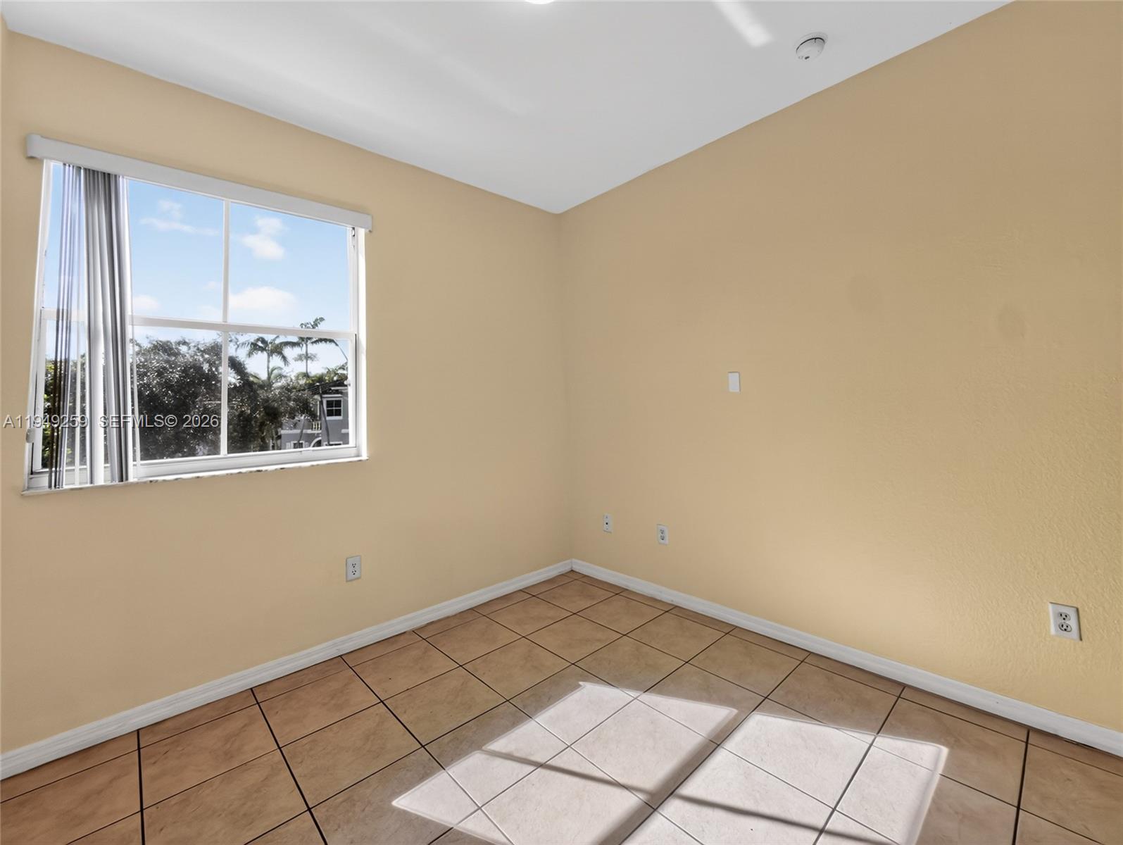 LAS TERRAZAS AT VIZCAYA C - Residential Lease