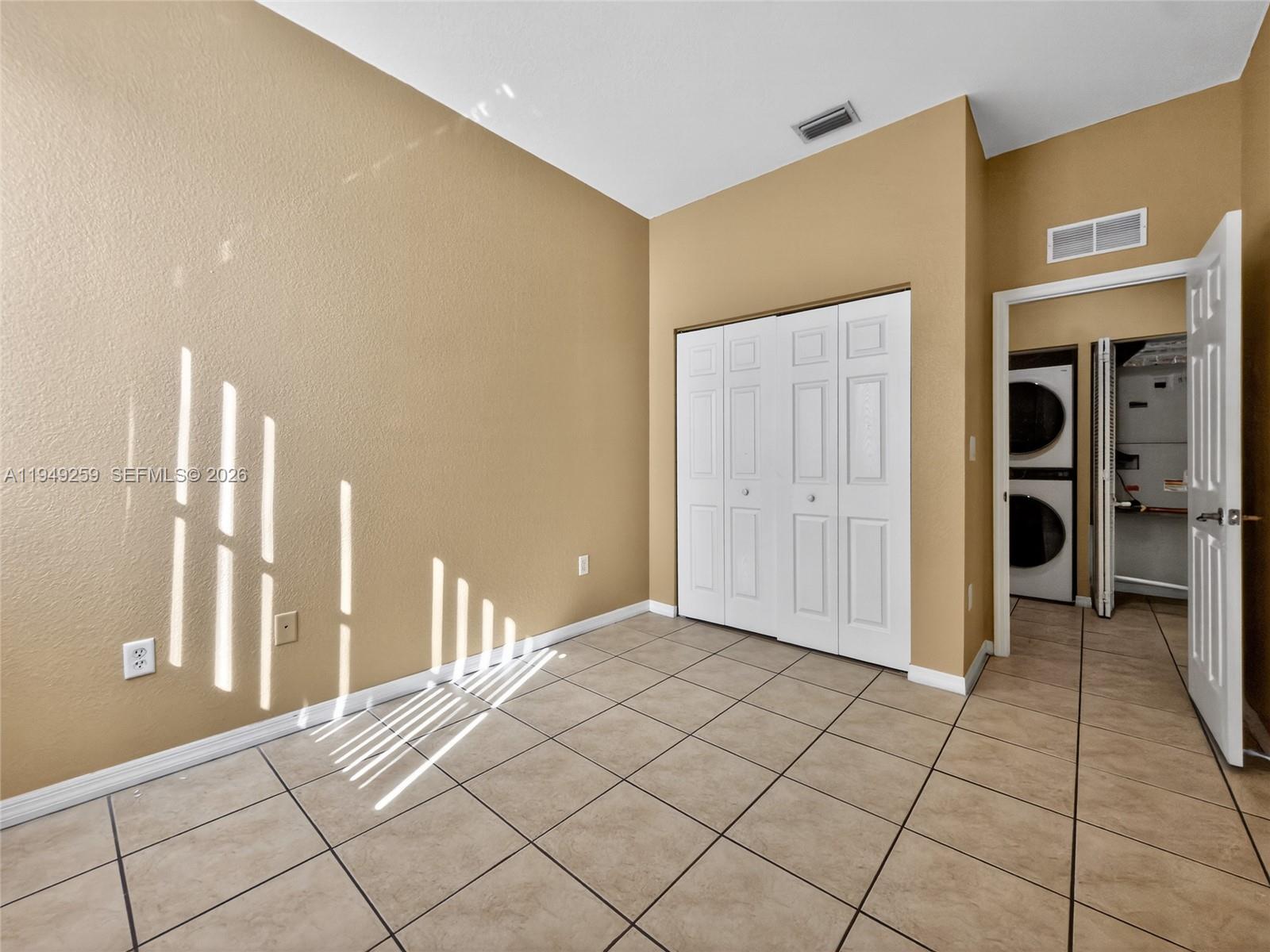 LAS TERRAZAS AT VIZCAYA C - Residential Lease
