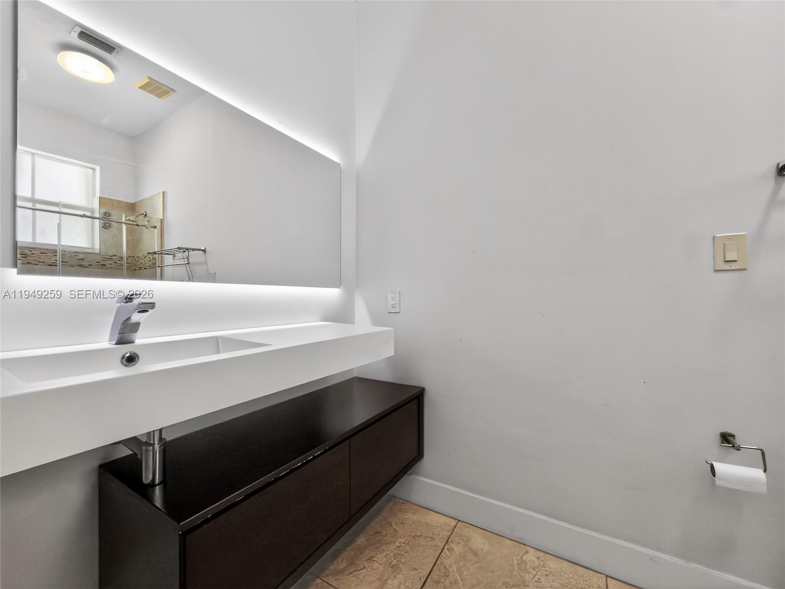LAS TERRAZAS AT VIZCAYA C - Residential Lease