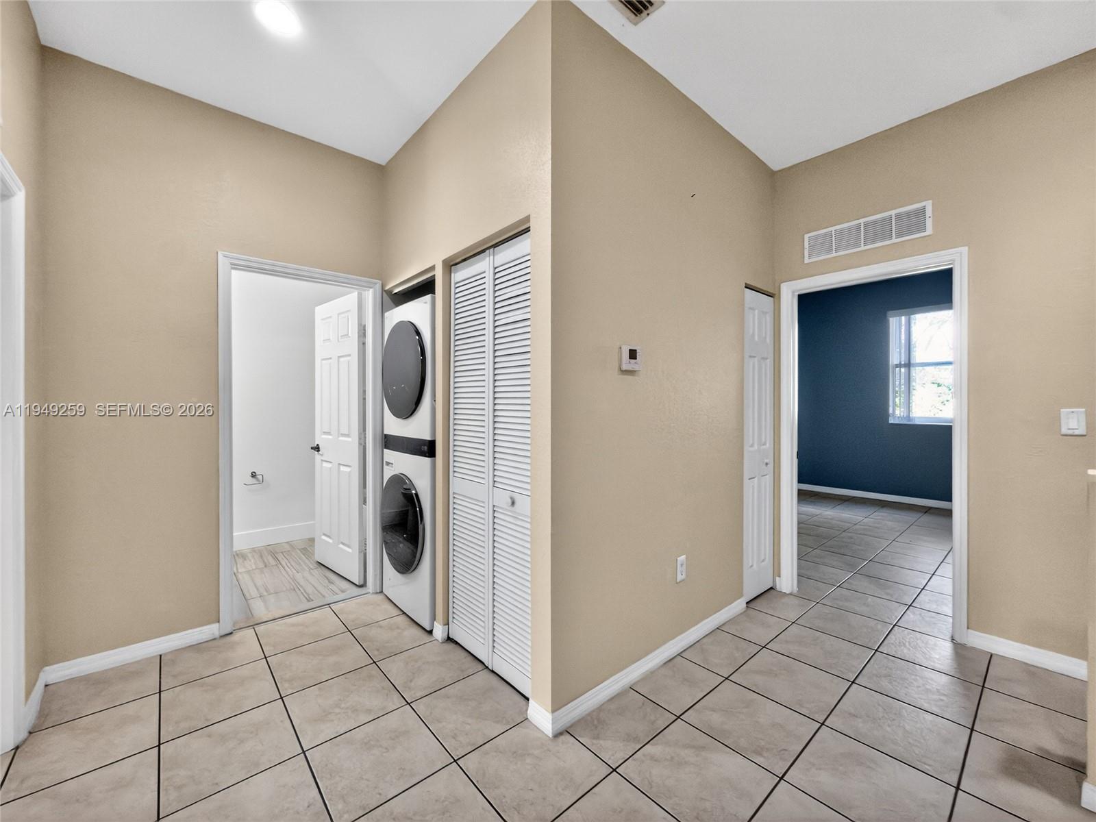 LAS TERRAZAS AT VIZCAYA C - Residential Lease