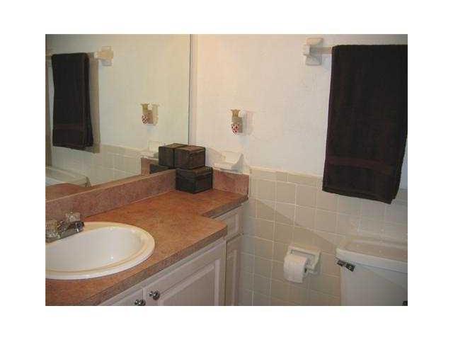 CORAL SPRINGS ESTATE TOWN - Residential Lease