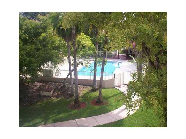 CORAL SPRINGS ESTATE TOWN - Residential Lease