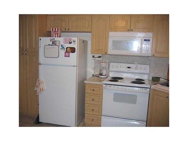 CORAL SPRINGS ESTATE TOWN - Residential Lease