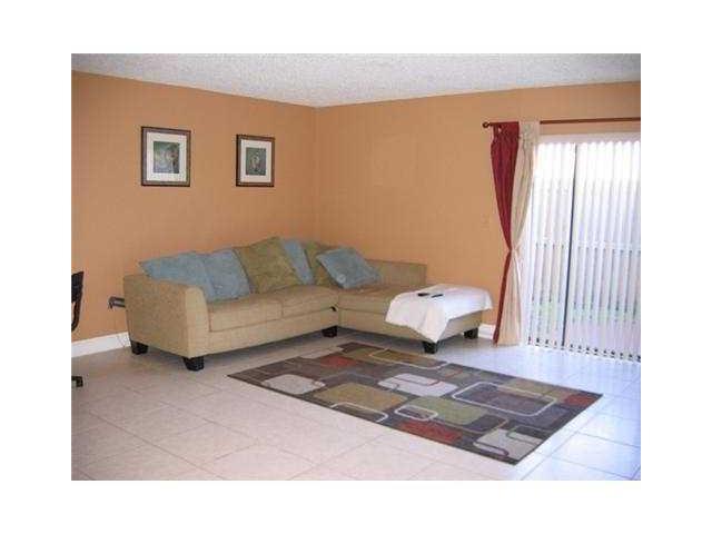 CORAL SPRINGS ESTATE TOWN - Residential Lease