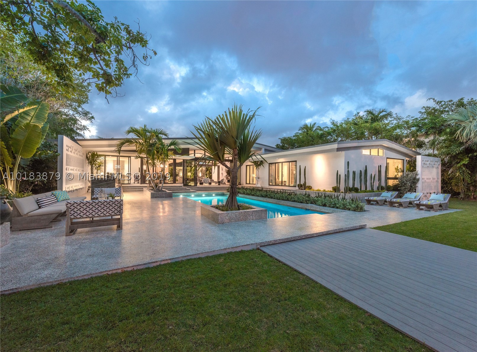 Flamingo Terrace - Residential