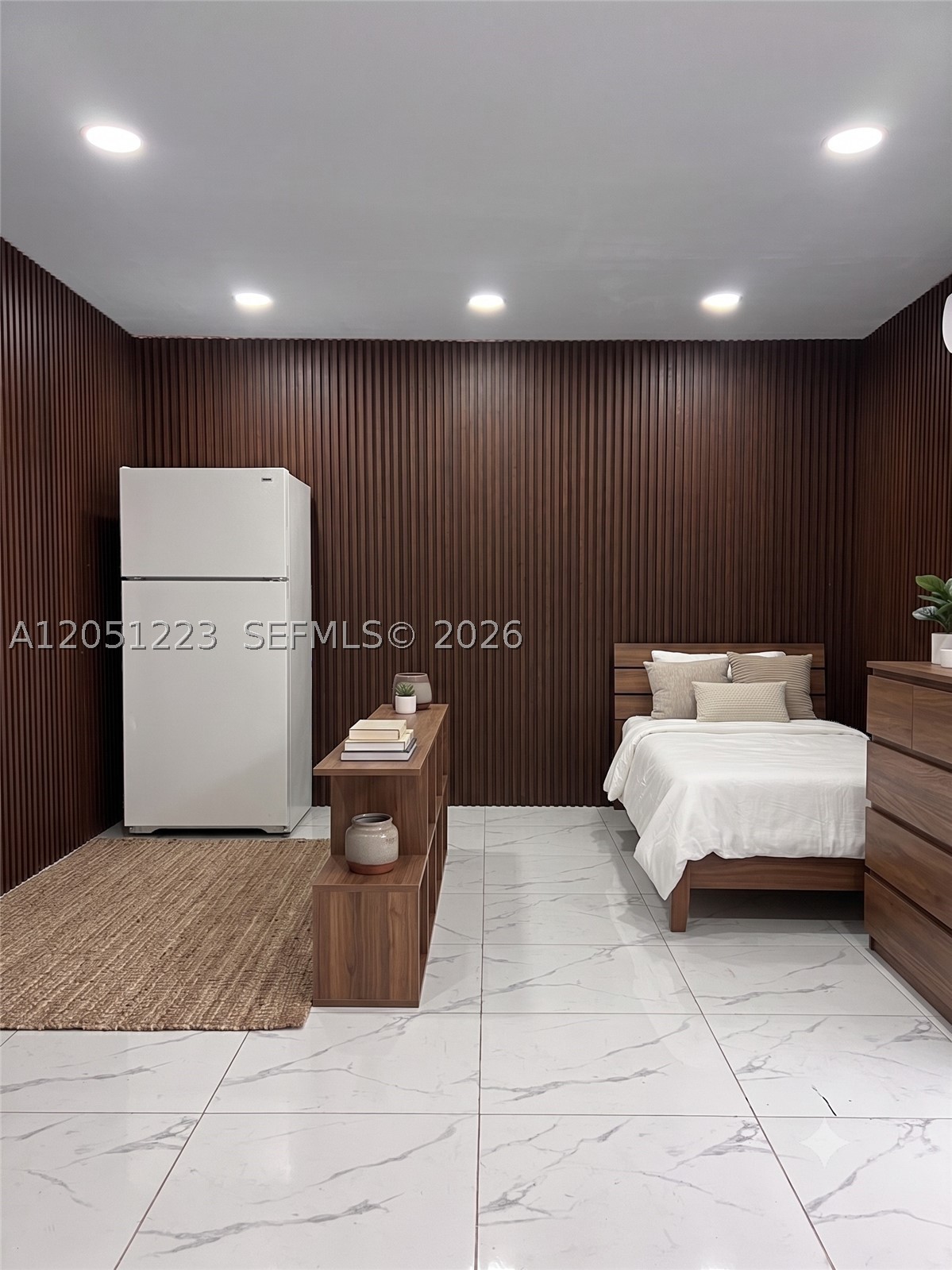 LAKE FOREST SEC ONE - Residential Lease