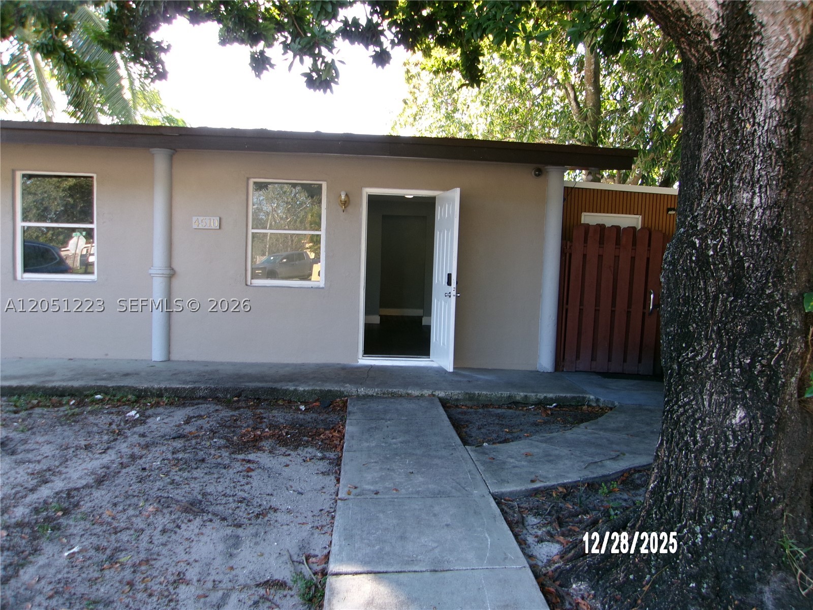 Welcome! Come take a tour of this cozy and affordable studio that's perfect for anyone looking for comfort and convenience.This thoughtfully designed space combines the living room and bedroom into one open, functional layout, creating a comfortable place to relax and unwind. The kitchen includes a sink, refrigerator, and microwave, giving you everything you need for everyday living. The studio also features a private bathroom and a small outdoor yard where you can enjoy some fresh air or your morning coffee. 
Conveniently located near shopping centers and a laundromat, you'll have everything you need just minutes away. Best of all, **water and electricity are included in the rent**, making budgeting even easier. 
If you're looking for an affordable place in a great location, this studio is definitely worth a look. Contact me today to schedule your private showing before it's gone! No washer or dryer & countertop stove only