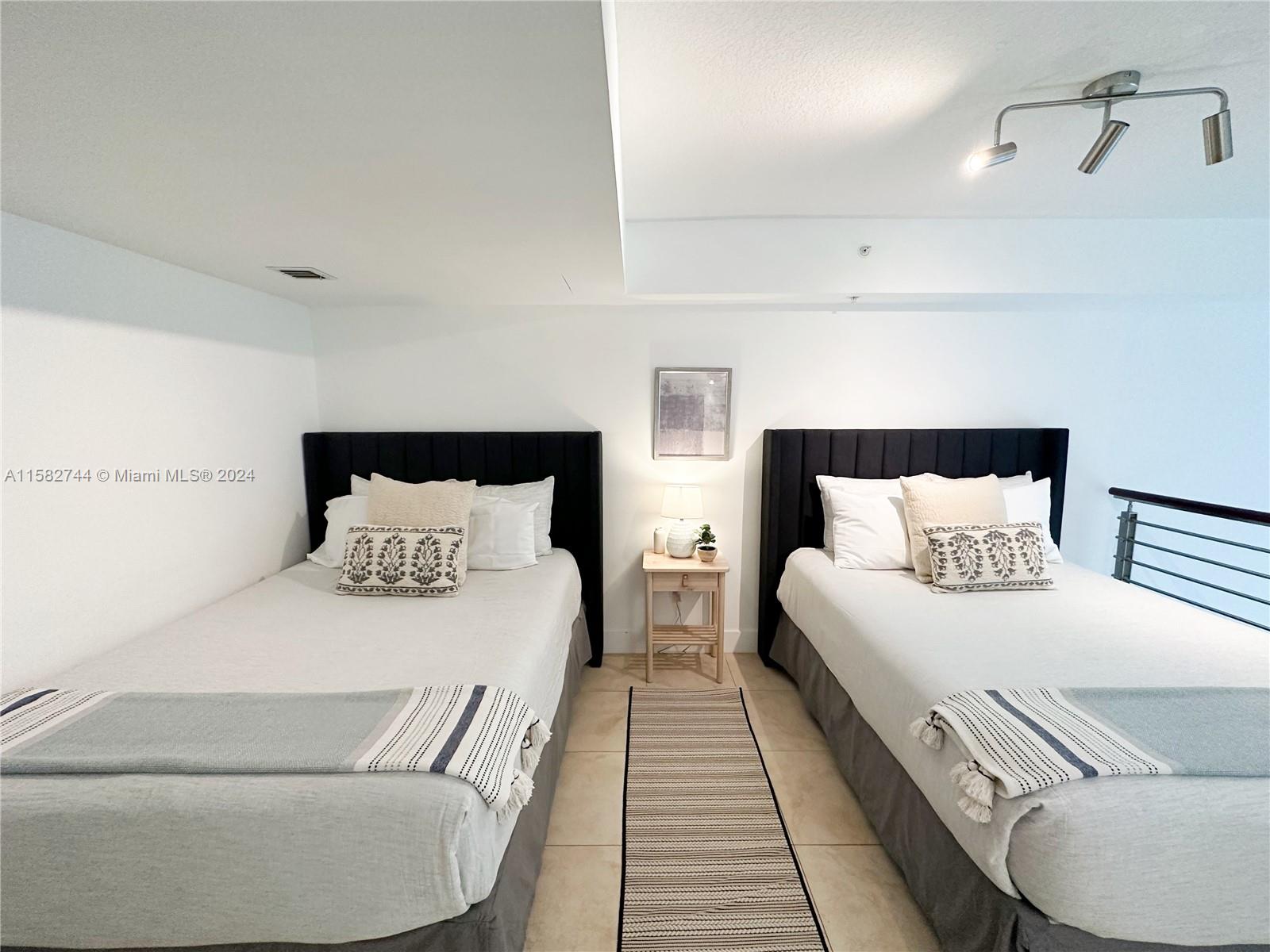 BRICKELL ON THE RIVER S T - Residential Lease