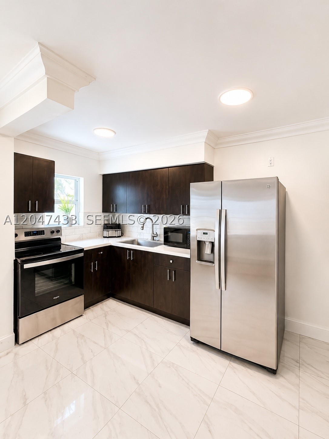 PINE WOOD PK - Residential Lease