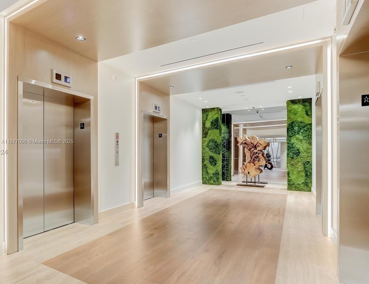 RONEY PALACE CONDO - Residential