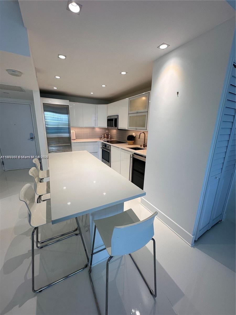 RONEY PALACE CONDO - Residential