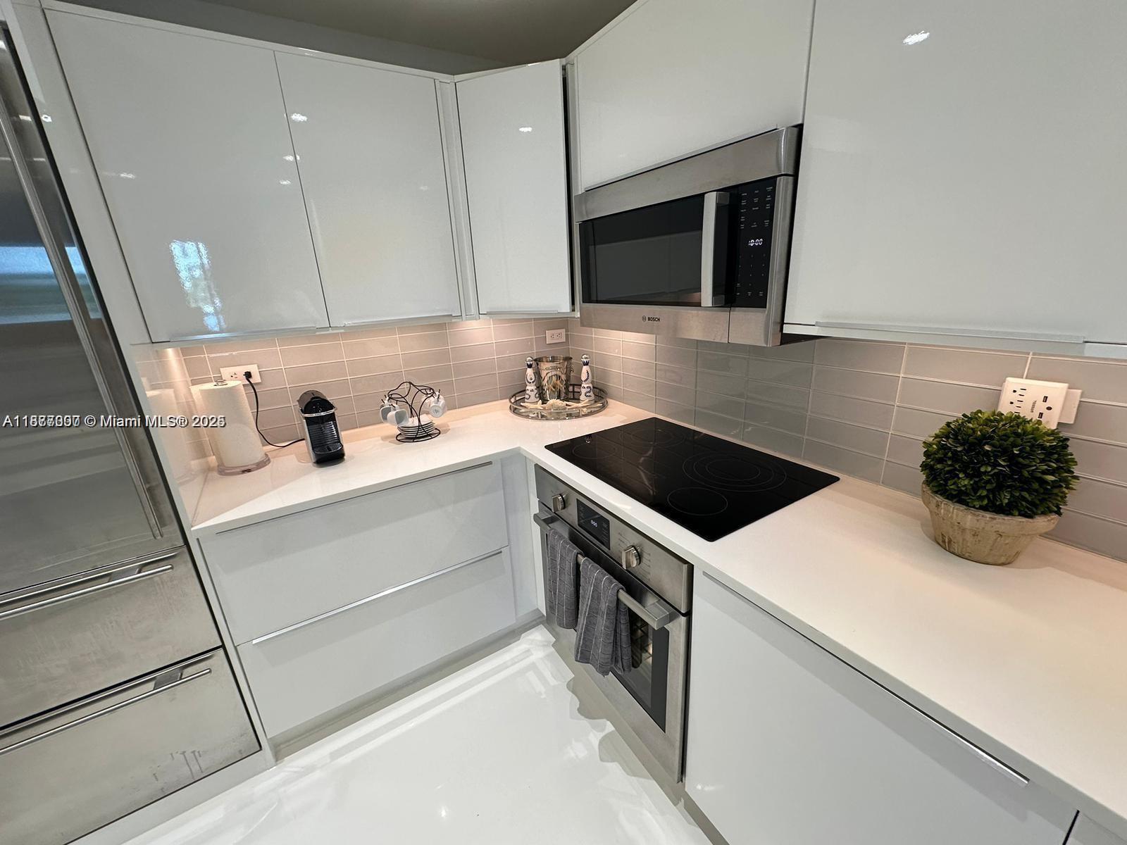 RONEY PALACE CONDO - Residential