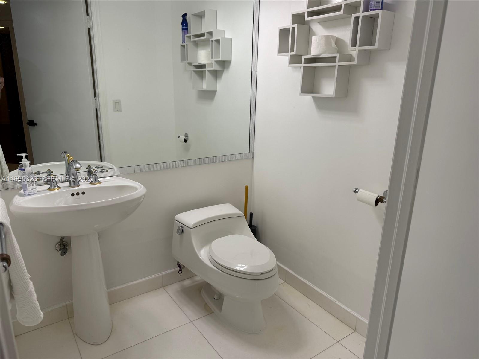 SOLIMAR CONDO - Residential