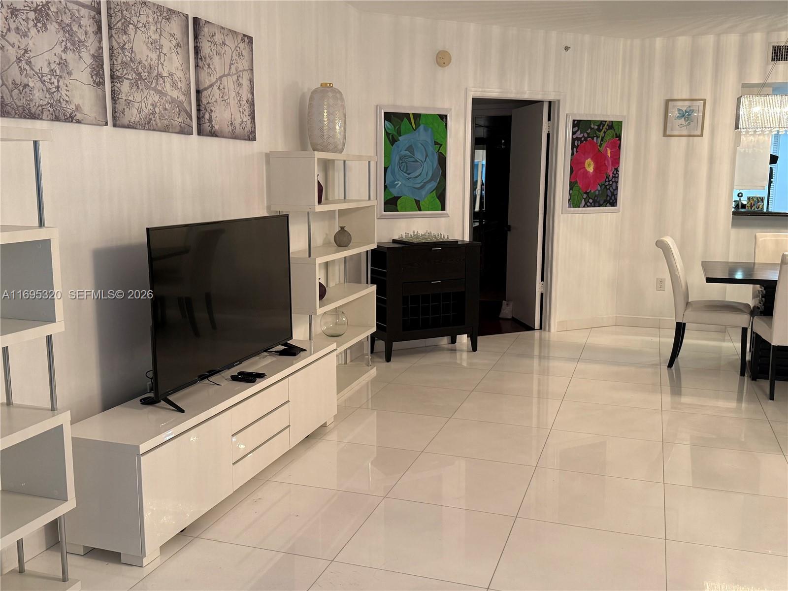 SOLIMAR CONDO - Residential