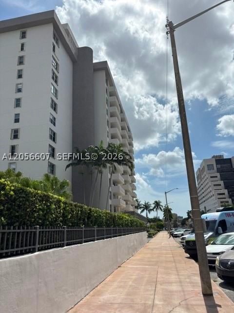 2 bedrooms and 2 baths in excellent location with 3 parkings space. Waking distance to Miracle Miles. Close to shopping and restaurants. Easy to show.