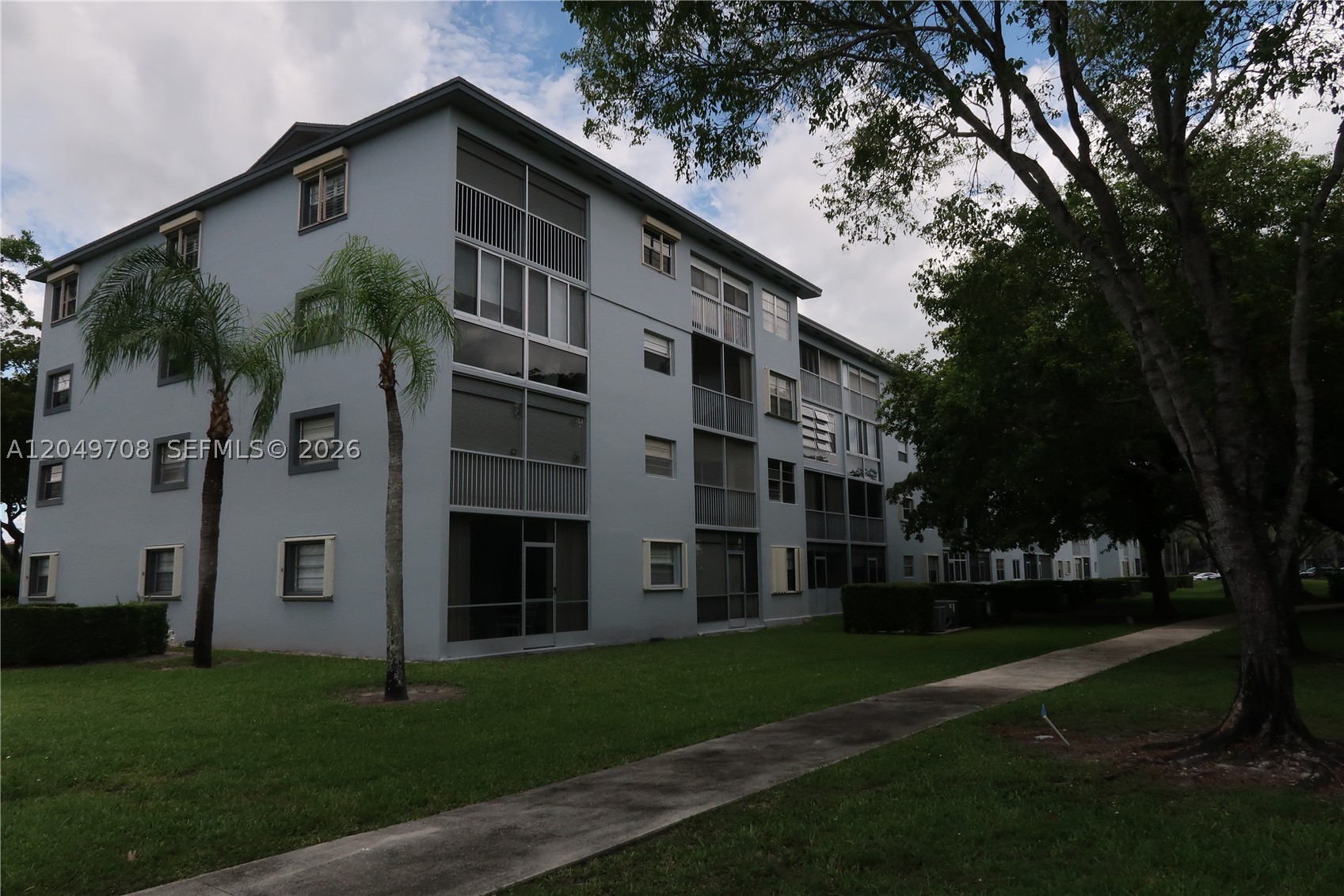 CAMBRIDGE AT CENTURY VILL - Residential