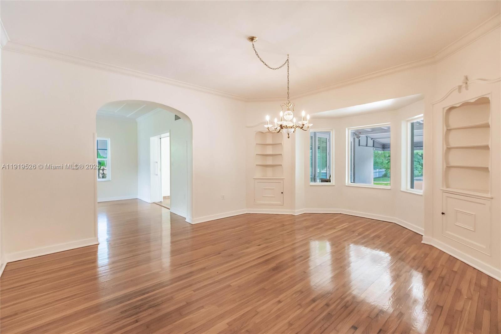 MIAMI SHORES SEC 3 - Residential