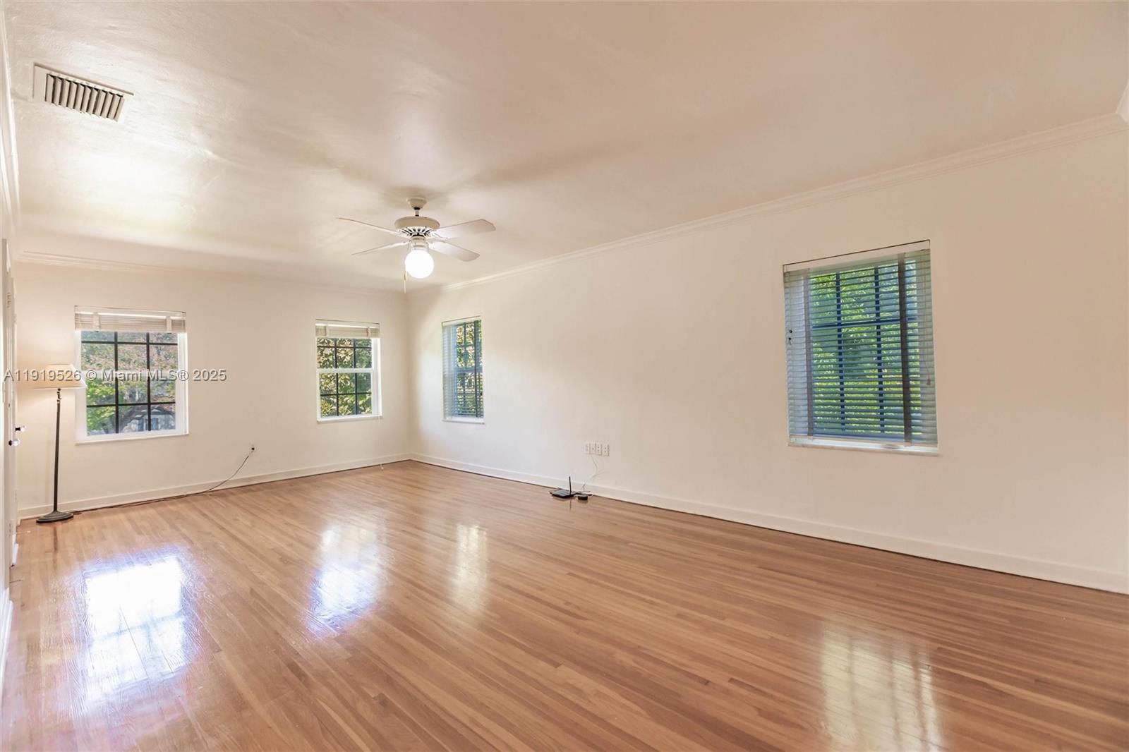 MIAMI SHORES SEC 3 - Residential