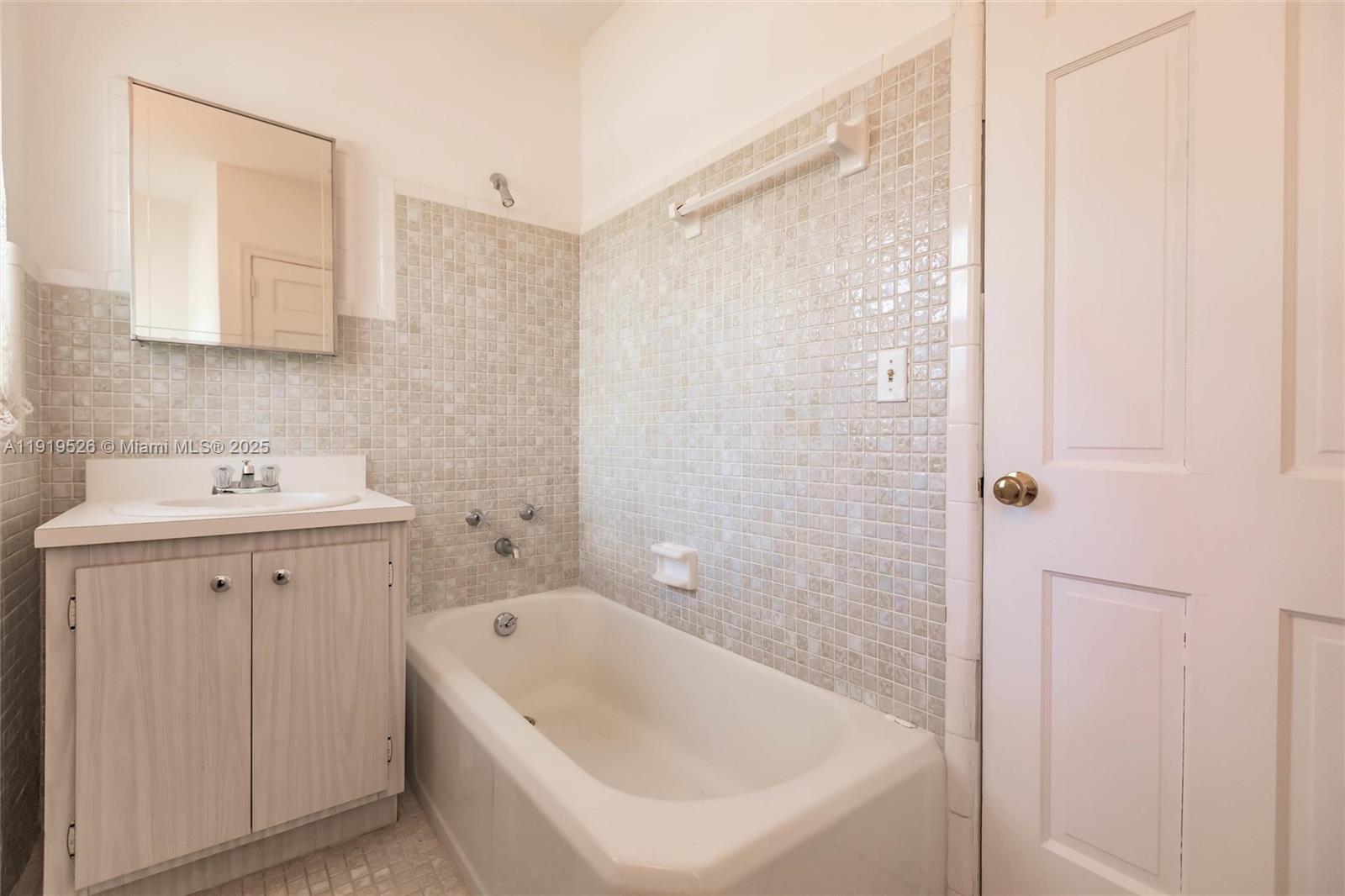 MIAMI SHORES SEC 3 - Residential