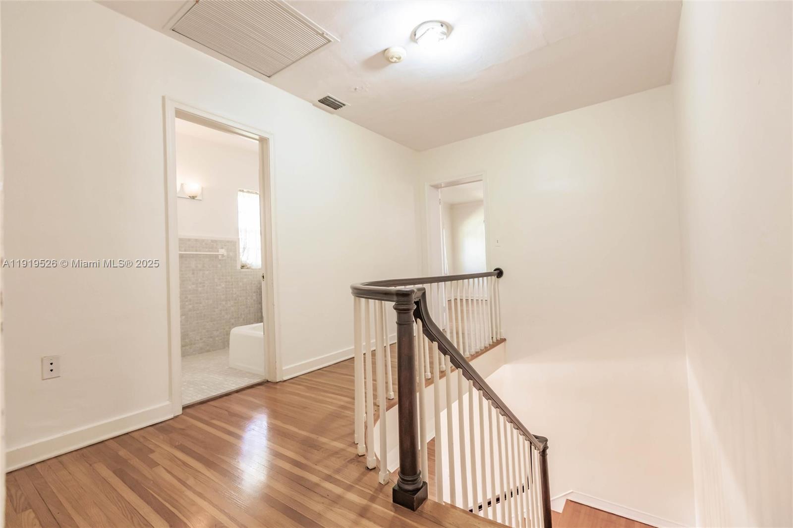 MIAMI SHORES SEC 3 - Residential