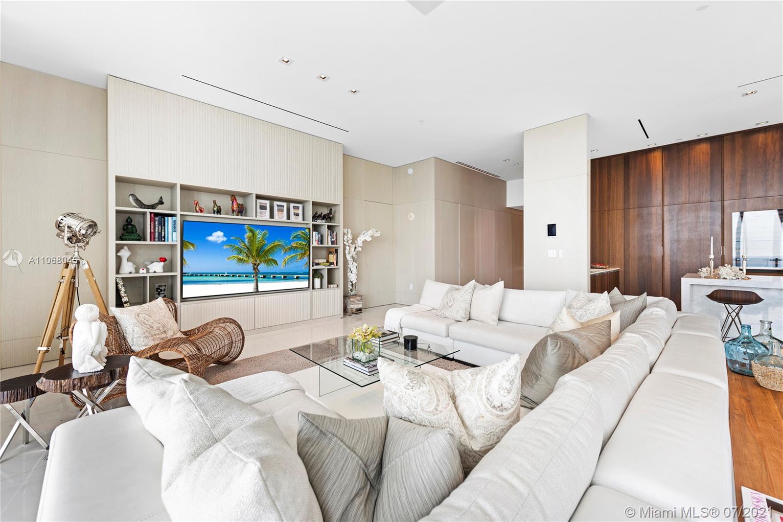 MUSE CONDO - Residential